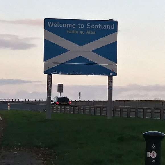 Meet your Posher 🌷POSH AMBASSADOR🌷 - Picture 6 of 9